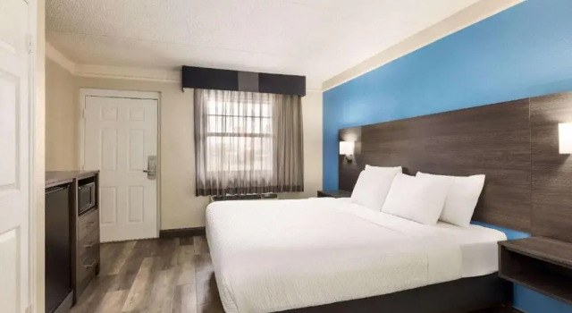 Номер La Quinta Inn by Wyndham San Antonio I-35 N at Toepperwein
