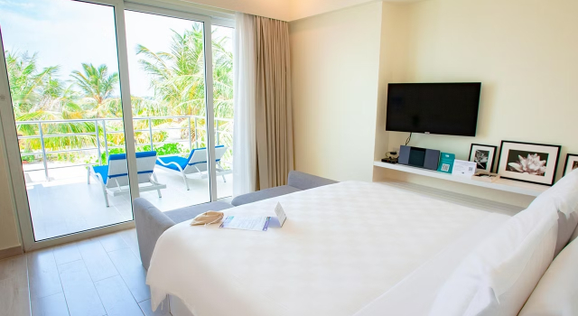 Вилла Beach Pool с 3 комнатами Holiday Inn Resort Kandooma Maldives