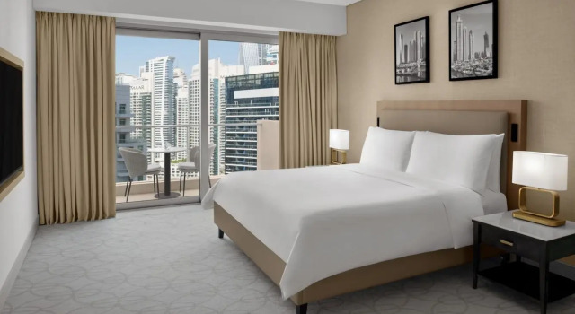Двухместный люкс Club Level Tower с балконом и с видом на город Отель JW Marriott Hotel Marina