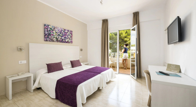 Двухместный номер с балконом FLOR los Almendros Apartamentos