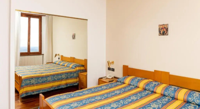 Двухместный люкс с балконом Albergo Sacro Monte Varese