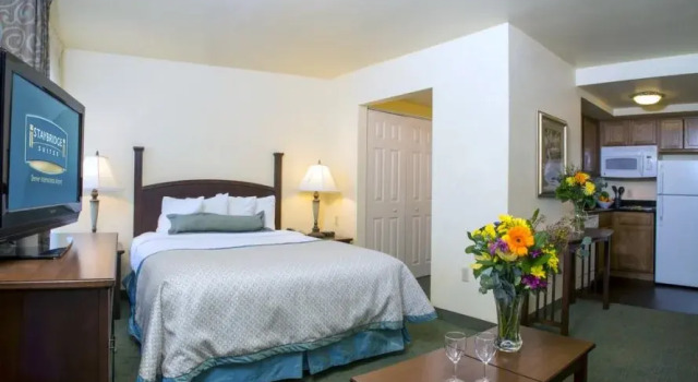 Номер Standard Staybridge Suites Denver International Airport by IHG