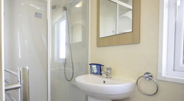 Caravan Superior A HOME AWAY HOT TUB RETREAT AT Tattershall lakes country park
