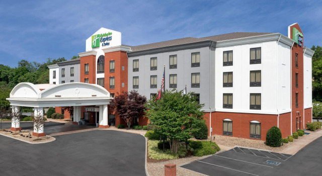 Holiday Inn Express Hotel & Suites Knoxville-Clinton, Book Hotel Hoteller i Clinton med parkering, Parkering