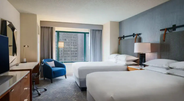 Четырёхместный номер Guest с видом на реку Sheraton Grand Chicago Riverwalk