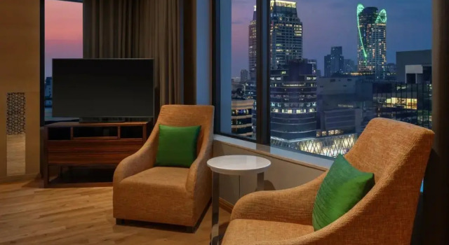 Corner клубный люкс Executive c 1 комнатой Renaissance Bangkok Ratchaprasong Hotel by Marriott