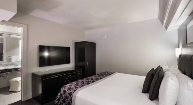 Двухместный люкс Bi-level Loft Ambassador Hotel Kansas City, Autograph Collection