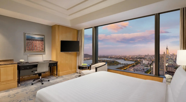 Двухместный номер Deluxe с видом на озеро Shangri-La Nanjing