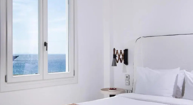 Двухместный люкс Deluxe с балконом Porto Mykonos
