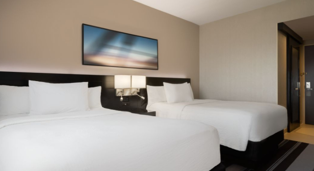 Четырёхместный номер Standard Courtyard by Marriott New York JFK Airport