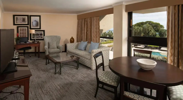 Двухместный клубный люкс Larger c 1 комнатой с видом на бассейн Sheraton Santo Domingo