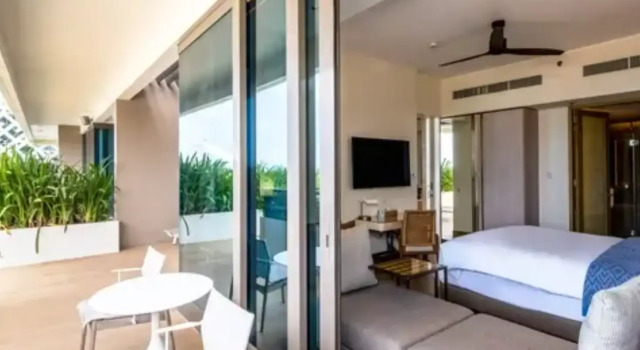 Двухместный люкс Pool Access Crimson Resort and Spa Boracay