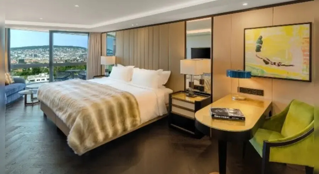 Двухместный номер Luxe с балконом FIVE Zurich - Luxury City Resort