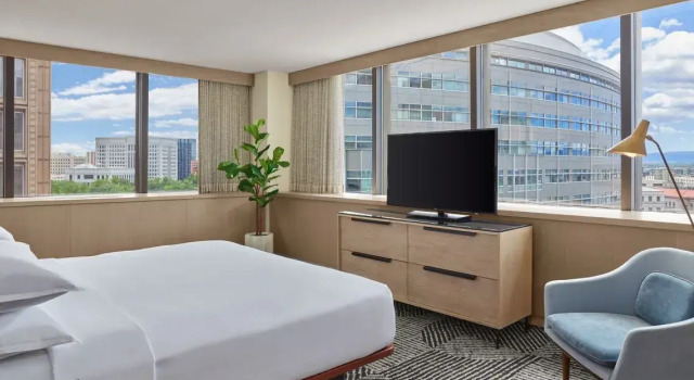Двухместный люкс Executive Corner c 1 комнатой Sheraton Denver Downtown Hotel