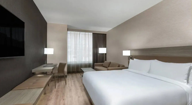 Номер Guest AC Hotel by Marriott Atlanta Midtown