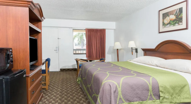 Двухместный номер Accessible Super 8 by Wyndham Riviera Beach West Palm Beach