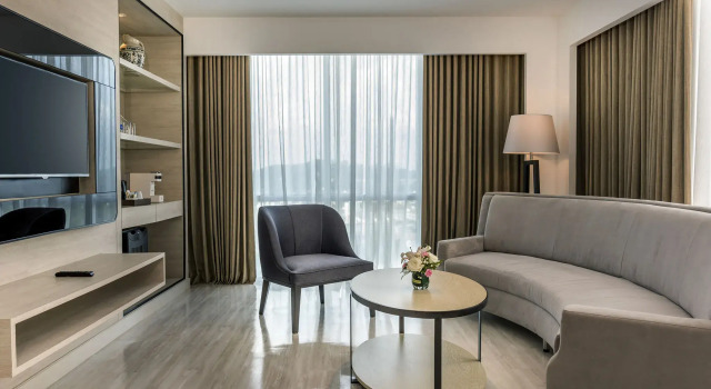Двухместный люкс Executive Novotel Phuket City Phokeethra