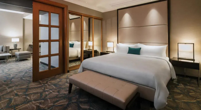 Двухместный люкс Business c 1 комнатой JW Marriott Bucharest Grand Hotel