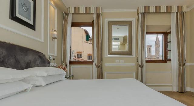 The Bargello View Double Junior Suite with Side View of the Cathedral Hotel Calzaiuoli