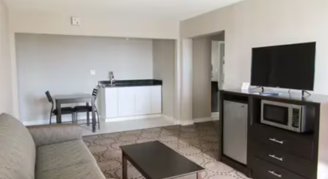 Четырёхместный люкс Quality Inn & Suites Kissimmee near Main Gate