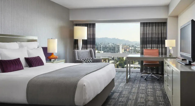 Двухместный номер для гостей с нарушением слуха Loews Hollywood Hotel