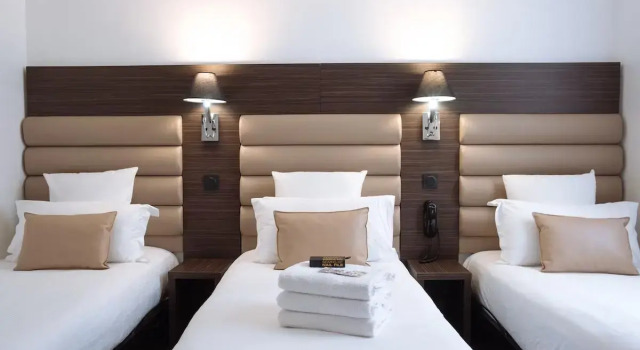 Трёхместный номер Standard Hôtel & Appartements Monsigny