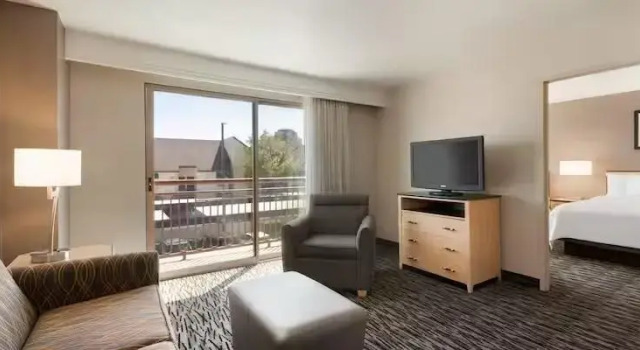 Четырёхместный люкс Conference с 3 комнатами Embassy Suites by Hilton Convention Center Las Vegas