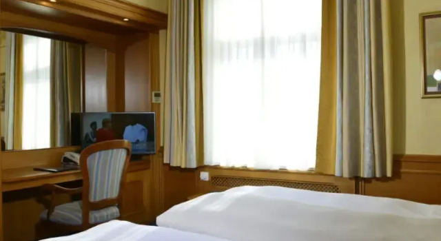 Двухместный полулюкс Hotel Torbräu