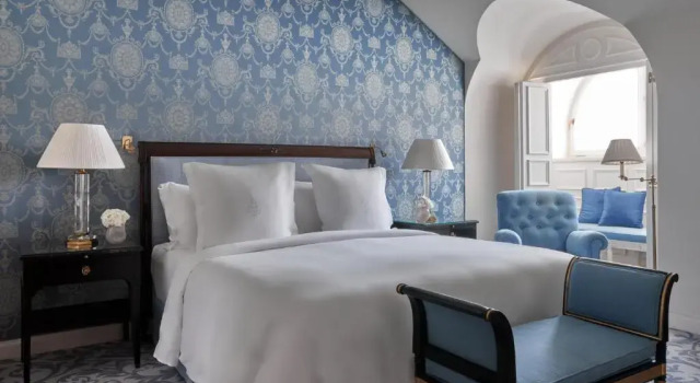 Renaissance Doppel Suite Four Seasons Hotel Prague