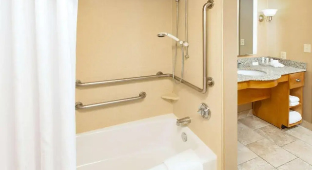 Accessible люкс Homewood Suites by Hilton Indianapolis At The Crossing