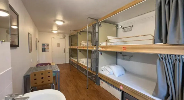 Кровать в общем номере St Christophers Inn Paris - Canal