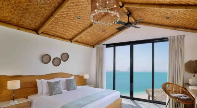 Вилла Beach Pool с 4 комнатами Anantara World Islands Dubai Resort
