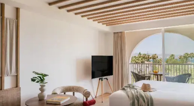 Двухместный полулюкс Superior ME+ с частичным видом на море ME by Meliá Marbella