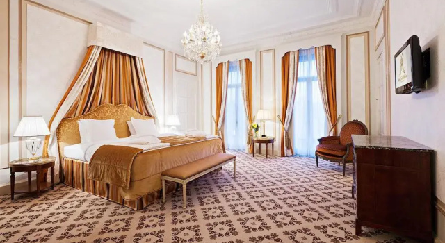 Полулюкс Отель Metropole