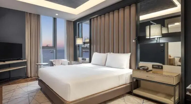 Двухместный люкс c 1 комнатой с видом на море Hilton Istanbul Bakirkoy