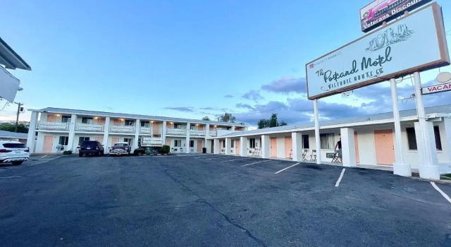 The Postcard Motel, Prenota Motel  