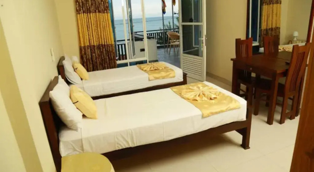 Queens Beach Hotel