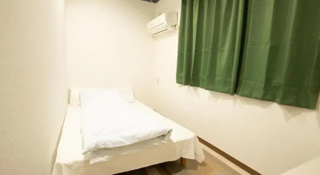 Номер M (small double bed) 123 Guesthouse