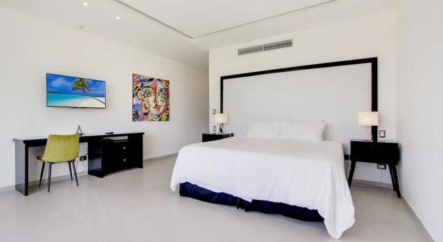 Вилла Ultra Modern Villa with Chef & Maid