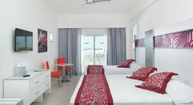 Трёхместный номер Standard с балконом Hotel Riu Playa Blanca - All Inclusive