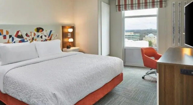 Двухместный люкс студия с красивым видом из окна Hampton Inn & Suites Atlanta Airport West Camp Creek Pkwy