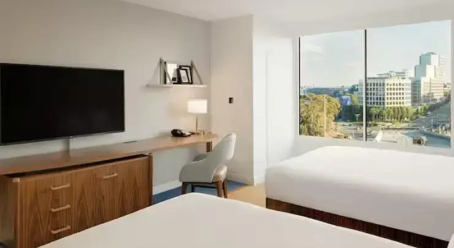Номер Premier Hilton Los Angeles-Culver City, CA