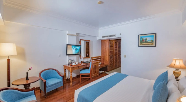 Двухместный номер Deluxe с балконом и с видом на бассейн Hotel Somadevi Angkor Resort & Spa
