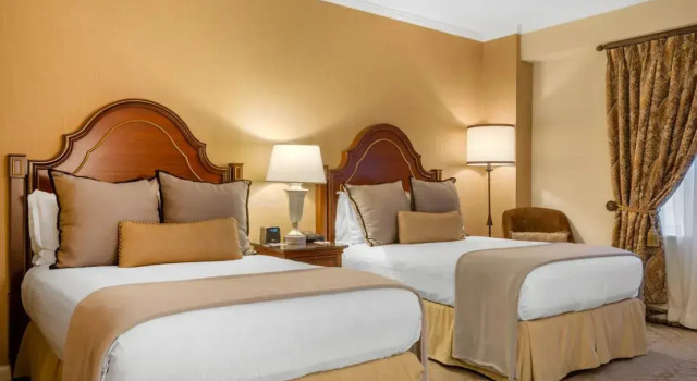 Номер Premier Omni Royal Orleans Hotel