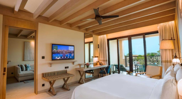 Двухместный люкс c 1 комнатой с балконом и с видом на курорт Saadiyat Rotana Resort and Villas