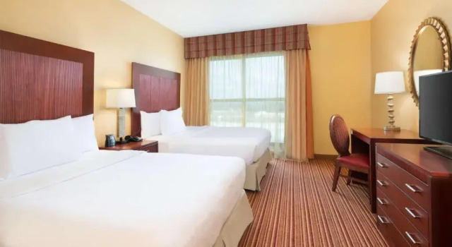Двухместный люкс Special с 2 комнатами Embassy Suites Murfreesboro - Hotel & Conference Center