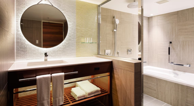 Двухместный Ocean Suite Main Tower High Floor с балконом и с видом на океан Sheraton Okinawa Sunmarina Resort