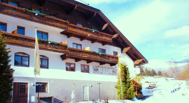 Pension Almhof, Rezerwuj Hotel Treffen am Ossiacher See 
