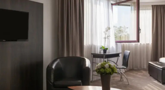 Четырёхместный номер Standard Best Western Hotel le Galice Aix-en-Provence