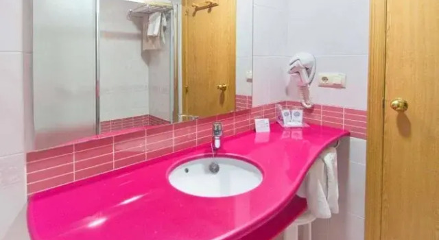 Трёхместный номер Hotel Servigroup Nereo